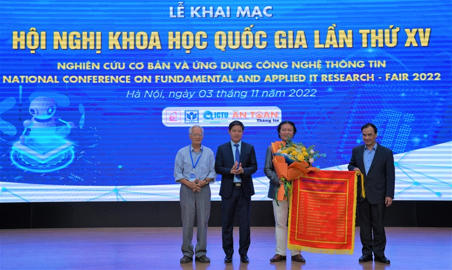 Khai mạc Hội nghị khoa học Quốc gia lần thứ XV "Nghiên cứu cơ bản và ứng dụng công nghệ thông tin"