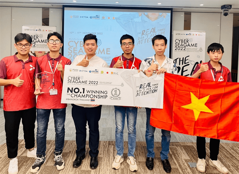 Sinh viên Học viện Kỹ thuật mật mã mang về chức vô địch cuộc thi kỹ năng an toàn thông tin Cyber SEA Game 2022 cho Việt Nam