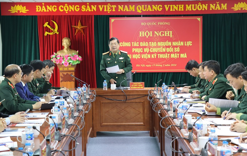 Thượng tướng Lê Huy Vịnh làm việc với Học viện Kỹ thuật mật mã về công tác đào tạo nguồn nhân lực phục vụ chuyển đổi số