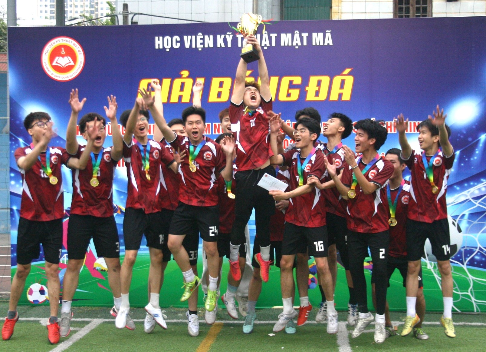 Sôi động và kịch tính: Bế mạc Giải bóng đá học viên, sinh viên Học viện Kỹ thuật mật mã 2026