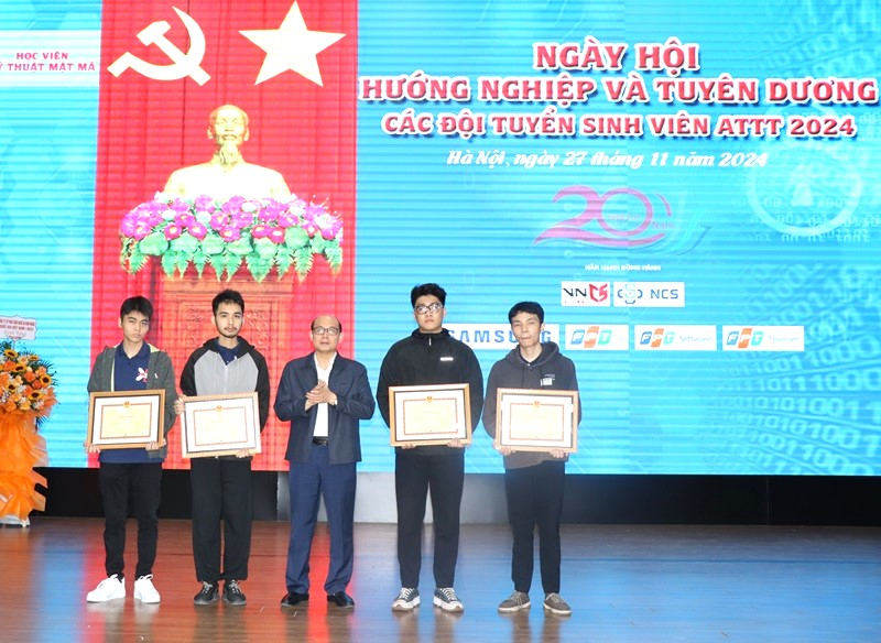 Học viện Kỹ thuật mật mã tổ chức Ngày hội Hướng nghiệp và Tuyên dương các đội tuyển Sinh viên An toàn thông tin 2024